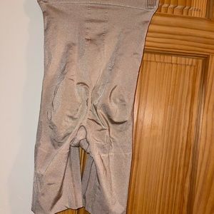 SPANX body shape